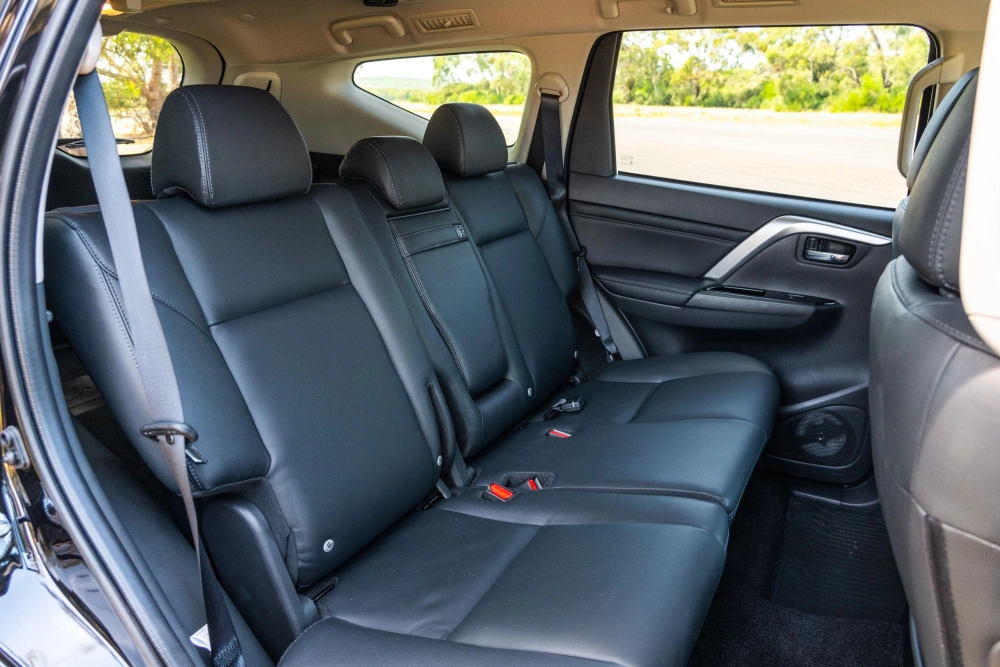 mitsubishi pajero sport